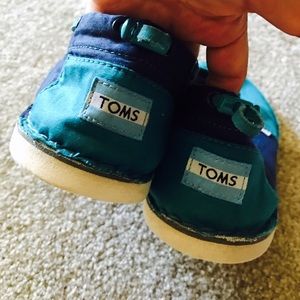 Toms